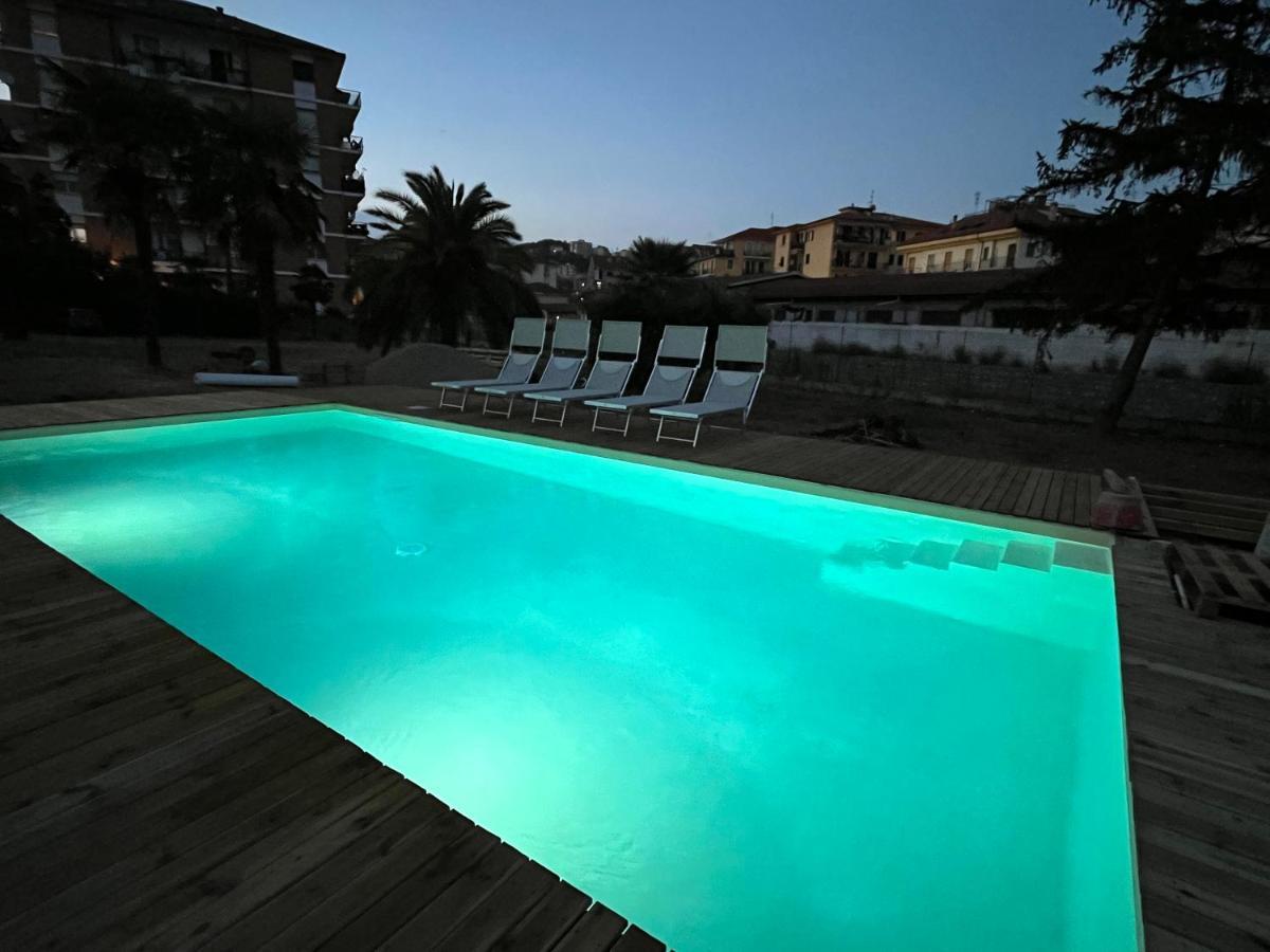 Il Gattino Di Porto - Apt 5 - Bilocale Terrazzo Piscina 임페리아 외부 사진