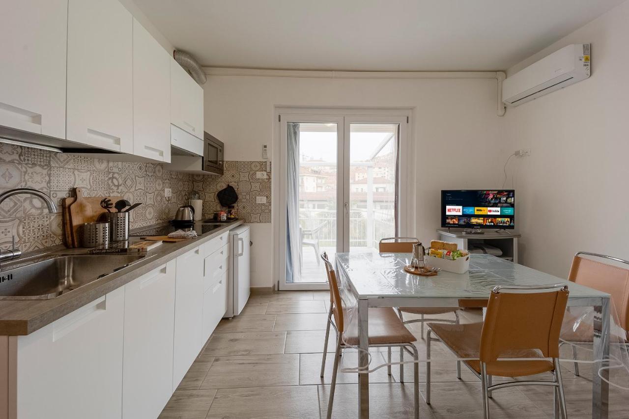 Il Gattino Di Porto - Apt 5 - Bilocale Terrazzo Piscina 임페리아 외부 사진