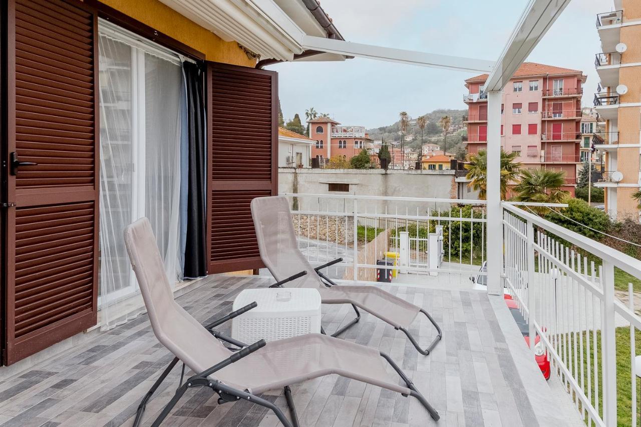 Il Gattino Di Porto - Apt 5 - Bilocale Terrazzo Piscina 임페리아 외부 사진