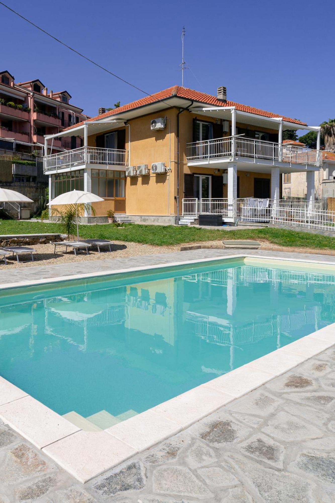 Il Gattino Di Porto - Apt 5 - Bilocale Terrazzo Piscina 임페리아 외부 사진